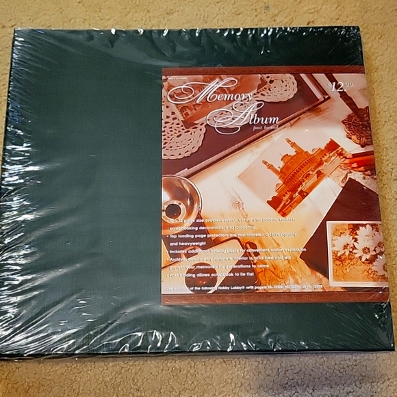 Green Scrapbook Album & White Pages Original 12x12 - Picture 1 of 3